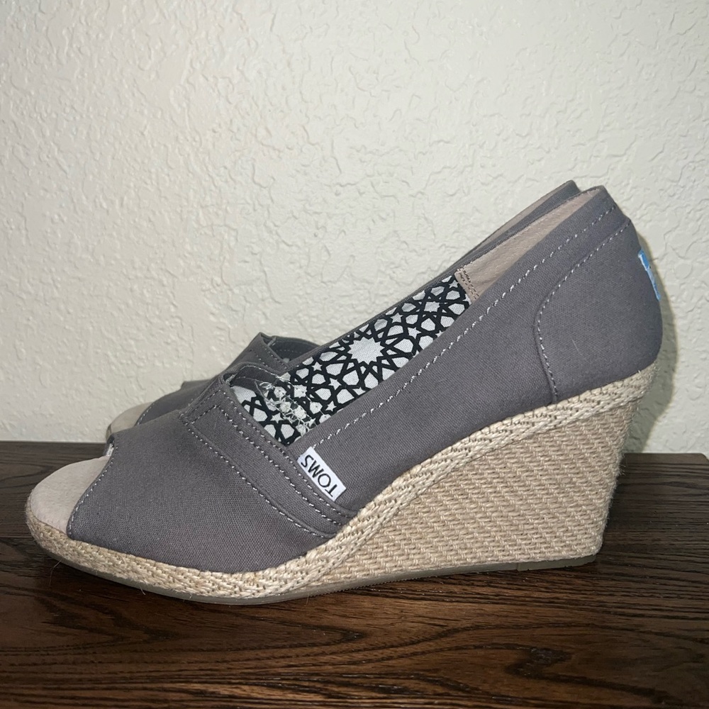 NEW* Toms Classic Canvas Peep Toe Espadrille Wedge Sandal Women’s 9.5